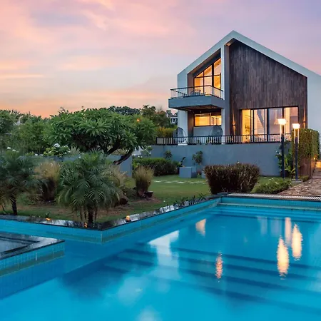 The Rainfield Villa By Stayvista - 3Bhk With Bar & Private Pool-2